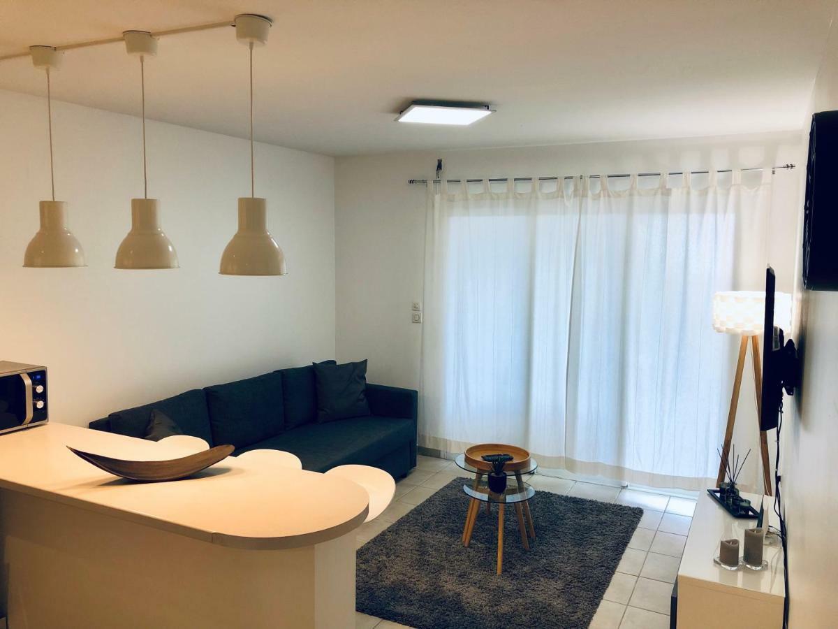 Appartement Au Bord De L'Eau Le Moule Bagian luar foto